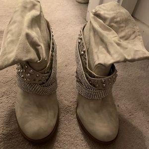 Ladies suede bling boots never worn